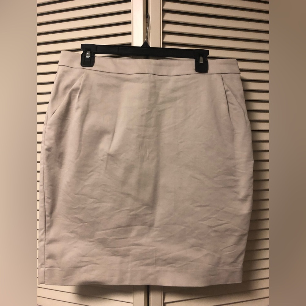 Express Khaki Pencil Skirt with Pockets - 12 - GUC